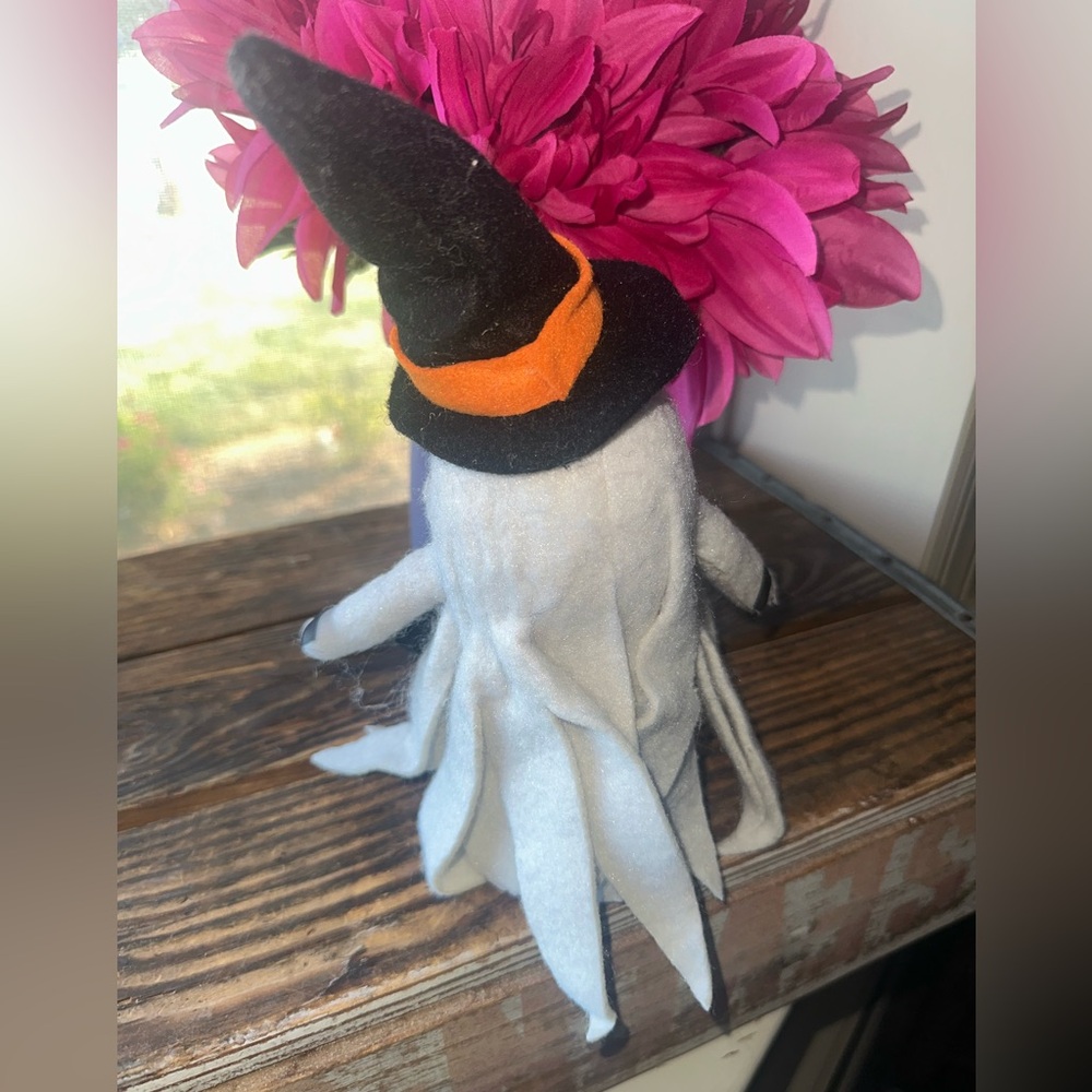 Adorable Ghost Costume with Hat and Banner - Picture 3 of 7